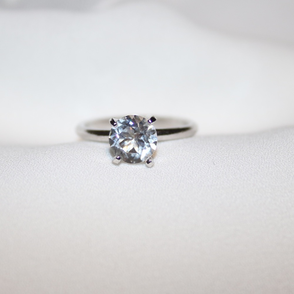 Vintage Uncas cubic zirconia size 6 ring